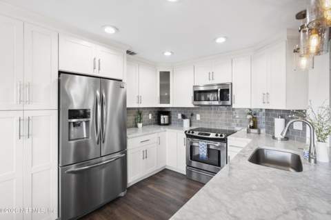 4715 Marsh Hammock Drive, Jacksonville FL - photo 15 of 44