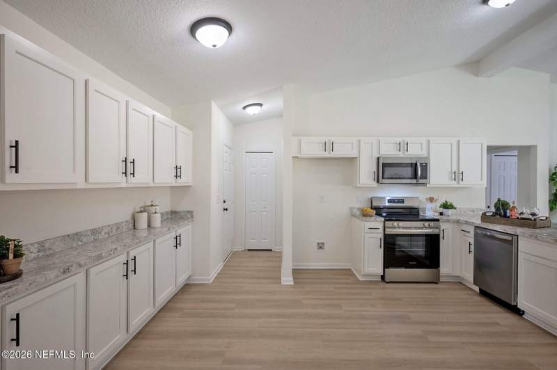 3 bedroom Single Family Residence at 12411 Anarania Drive, Hunters Walk, Jacksonville — photo 4