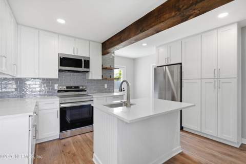 524 16th Avenue, Jacksonville Beach FL - photo 12 of 36