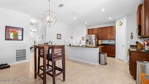 11768 Lake Bend Circle, Jacksonville FL - photo 13 of 35