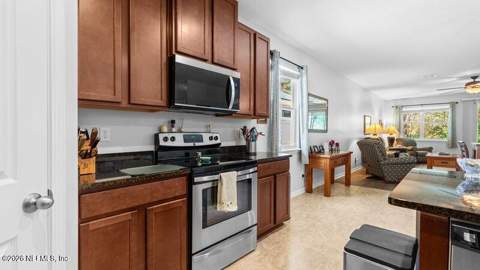 11768 Lake Bend Circle, Jacksonville FL - photo 12 of 35