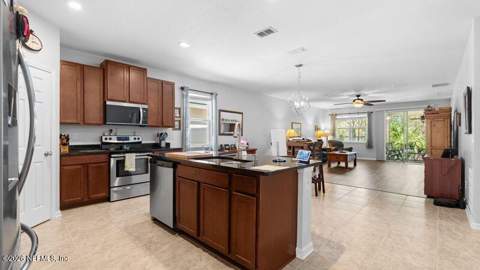 11768 Lake Bend Circle, Jacksonville FL - photo 10 of 35