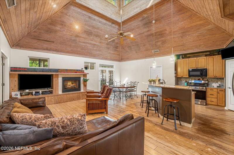 5 bedroom Single Family Residence at 1440 Corunna Street, Davis Shores, St. Augustine — photo 3