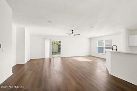 7369 Governors Park Road, Jacksonville FL - photo 9 of 28