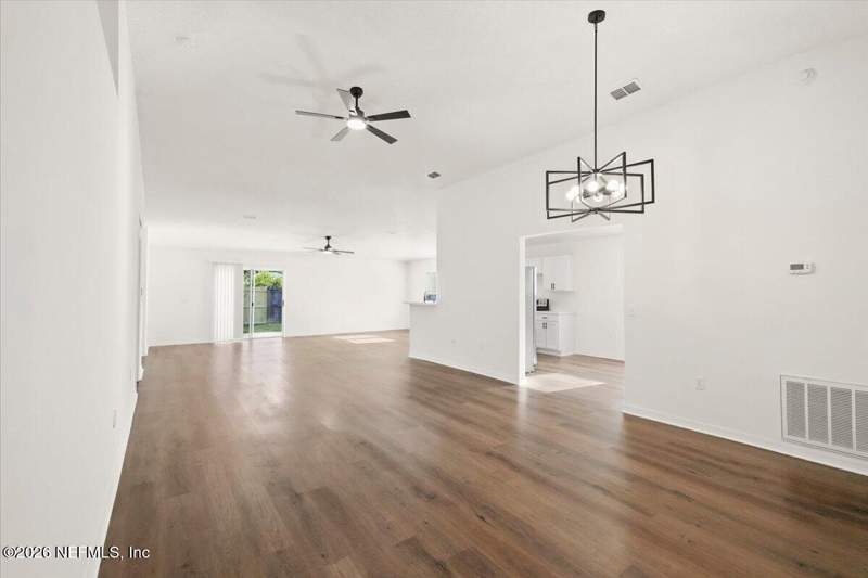 3 bedroom Single Family Residence at 7369 Governors Park Road, Overland Park, Jacksonville — photo 5