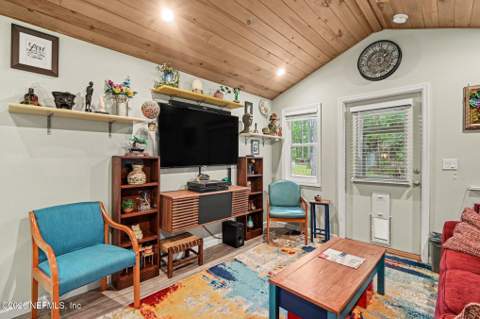 304 Grove Street, Welaka FL - photo 10 of 19