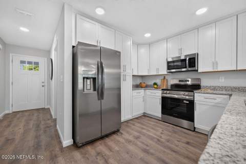 821 Jackson Road, Jacksonville FL - photo 8 of 26