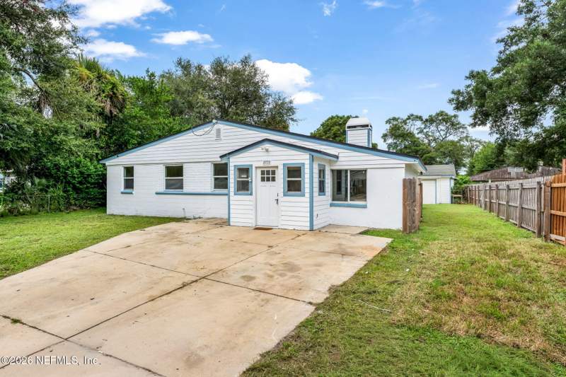 3 bedroom Single Family Residence at 9739 Elaine Road, Windy Hill, Jacksonville — photo 2