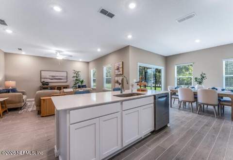 530 Avalon Woods Lane, Jacksonville FL - photo 14 of 22