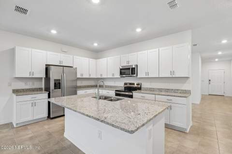 8142 Archibald Terrace, Jacksonville FL - photo 7 of 39