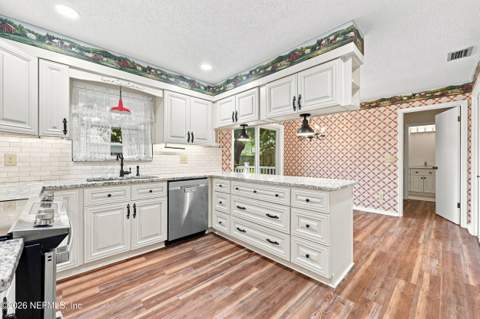 2069 Monmouth Circle, Orange Park FL - photo 9 of 50