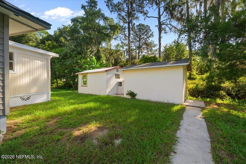 2 bedroom Mobile Home at 204 Riviera Drive, Metes & Bounds, Crescent City — photo 5