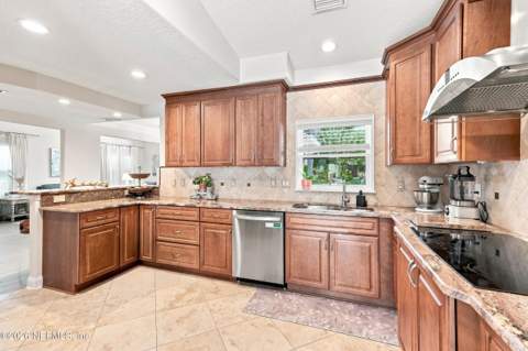 1407 Rivergate Drive, Jacksonville FL - photo 16 of 47