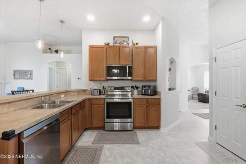 7285 Rapid River Drive, Jacksonville FL - photo 8 of 35