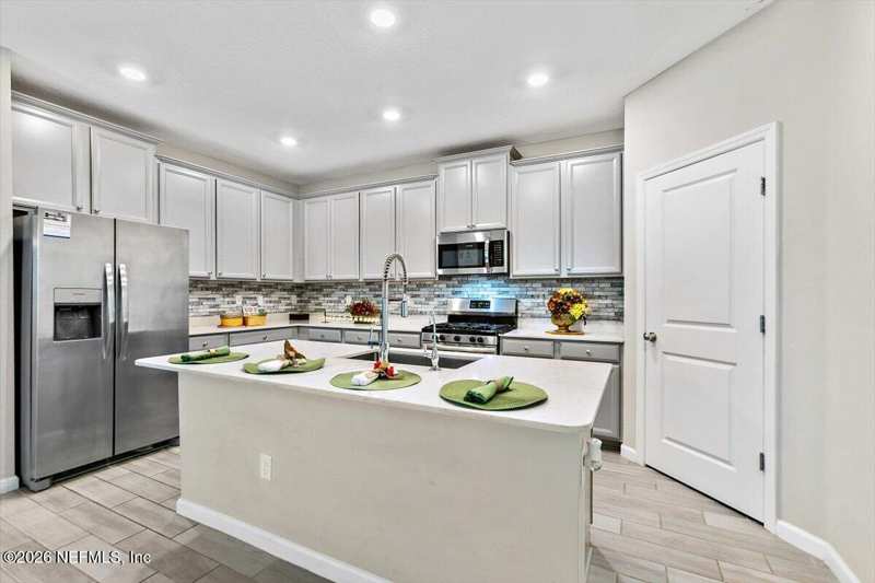 4 bedroom Single Family Residence at 1775 Amberly Drive, Greyhawk, Middleburg — photo 1