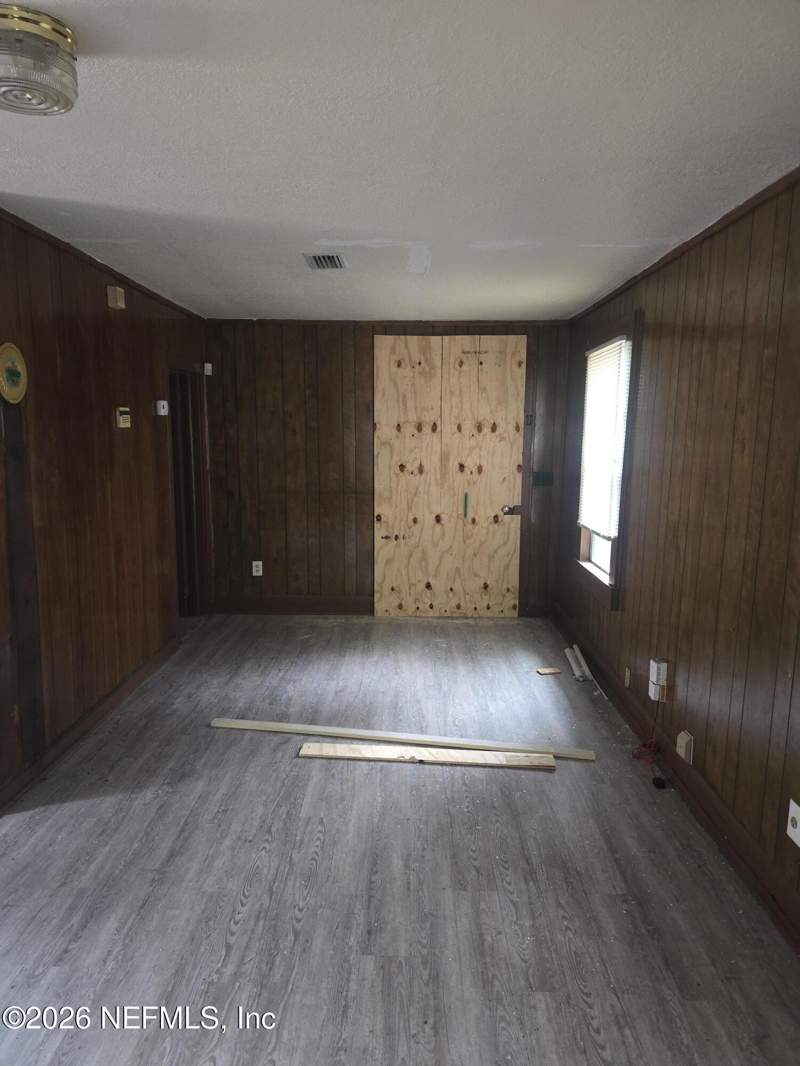 3 bedroom Single Family Residence at 9056 8th Avenue, Armstrong Riverview, Jacksonville — photo 5