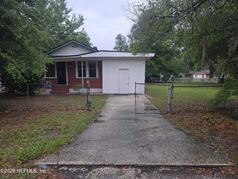3 bedroom Single Family Residence at 9056 8th Avenue, Armstrong Riverview, Jacksonville — photo 2