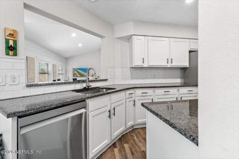 4321 Whispering Inlet Drive, Jacksonville FL - photo 11 of 24