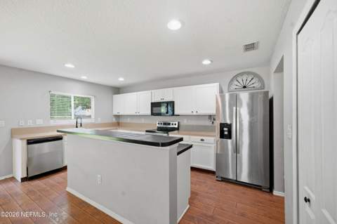 11756 Silver Hill Drive, Jacksonville FL - photo 11 of 24