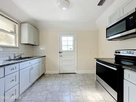 1164 Pangola Drive, Jacksonville FL - photo 8 of 28