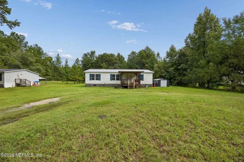3 bedroom Mobile Home at 151076 County Road 108, Metes & Bounds, Hilliard — photo 2