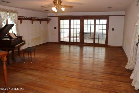 214 Mirror Lake Drive, Interlachen FL - photo 10 of 35