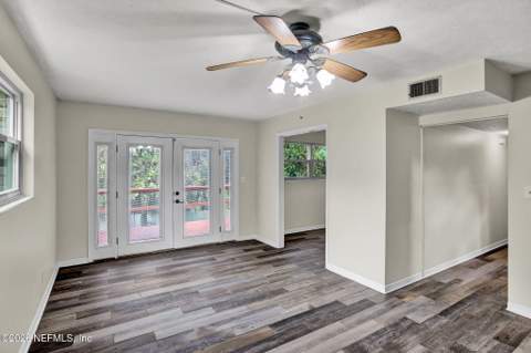 4054 Sabel Drive, Jacksonville FL - photo 16 of 48