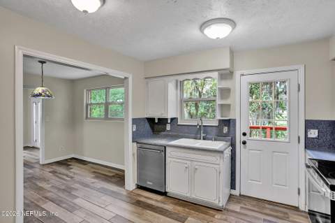 4054 Sabel Drive, Jacksonville FL - photo 19 of 48