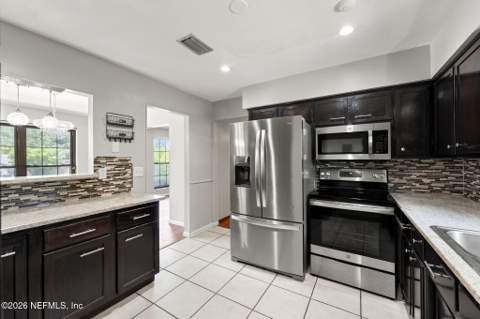4023 Grissom Drive, Jacksonville FL - photo 13 of 27