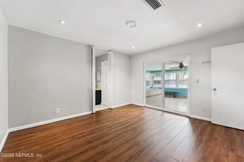 4023 Grissom Drive, Jacksonville FL - photo 15 of 27
