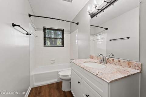 4023 Grissom Drive, Jacksonville FL - photo 19 of 27