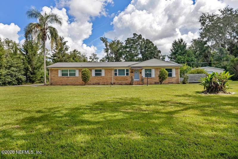 4 bedroom Single Family Residence at 4075 Hillwood Road, Magnolia Point, Jacksonville — photo 2