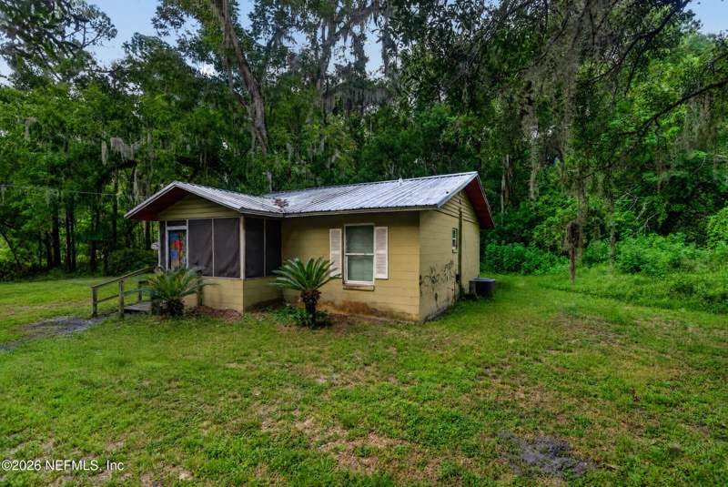 2 bedroom Single Family Residence at 5000 Railroad Avenue, Metes & Bounds, Elkton — photo 4