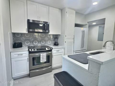 5244 San Juan Avenue, Jacksonville FL - photo 10 of 18