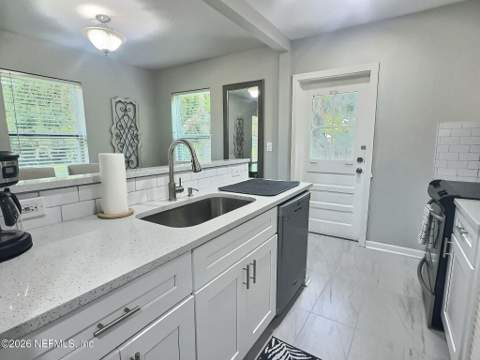 5244 San Juan Avenue, Jacksonville FL - photo 12 of 18