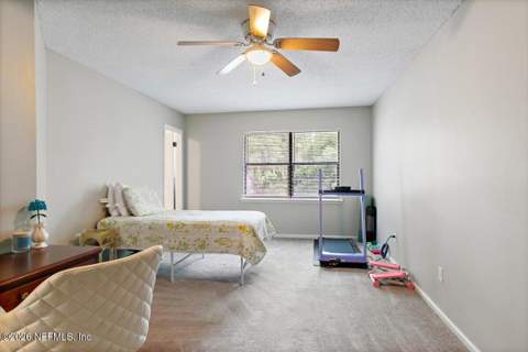 3957 Laurelwood Drive, Jacksonville FL - photo 14 of 21