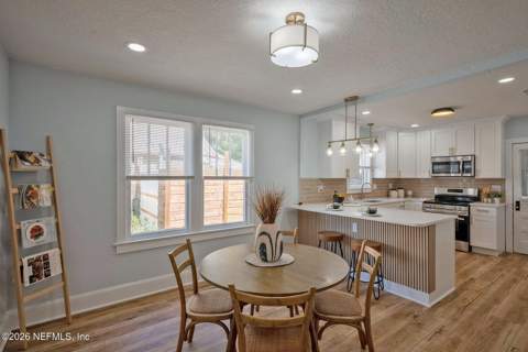 4014 Dellwood Avenue, Jacksonville FL - photo 12 of 40