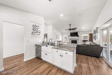 12763 Caribou Court, Jacksonville FL - photo 7 of 31