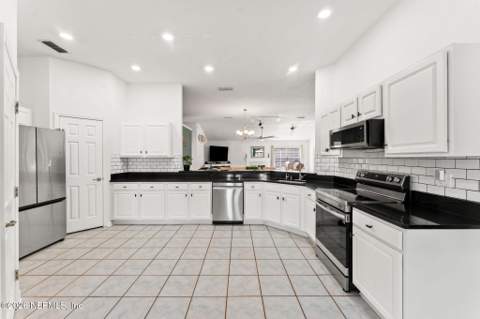 4799 Yellow Star Lane, Jacksonville FL - photo 8 of 45