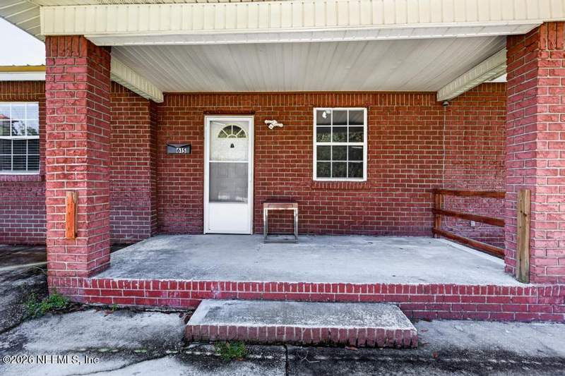 4 bedroom Single Family Residence at 615 Walburg Street, Green Cove, Green Cove Springs — photo 4