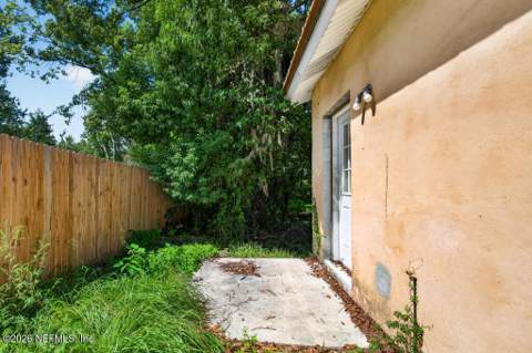 615 Walburg Street, Green Cove Springs FL - photo 14 of 76