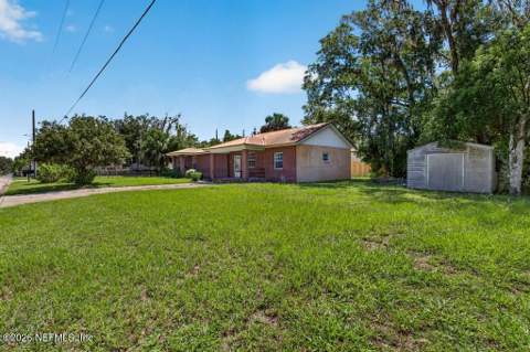 615 Walburg Street, Green Cove Springs FL - photo 10 of 76