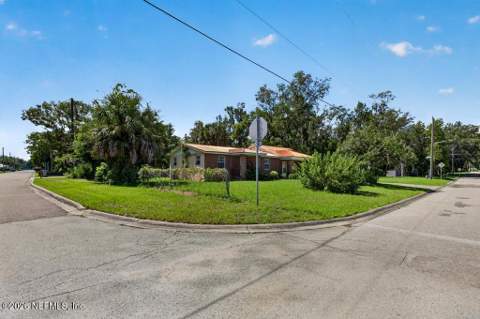 615 Walburg Street, Green Cove Springs FL - photo 6 of 76
