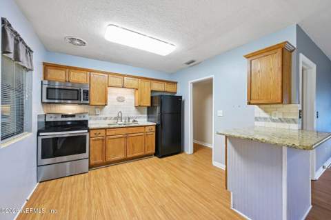 10549 Abilene Road, Jacksonville FL - photo 16 of 38