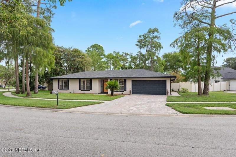 3 bedroom Single Family Residence at 1647 Windy Oaks Drive, Monument Oaks, Jacksonville — photo 2
