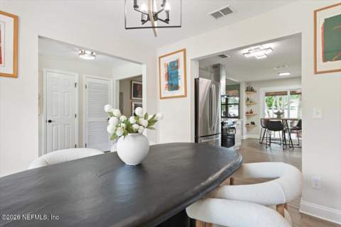 1647 Windy Oaks Drive, Jacksonville FL - photo 10 of 51