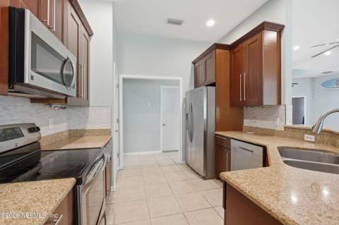 9174 Milton Drive, Jacksonville FL - photo 20 of 47