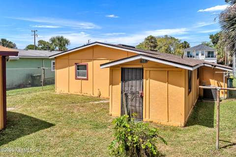 628 3rd Avenue, Jacksonville Beach FL - photo 13 of 37