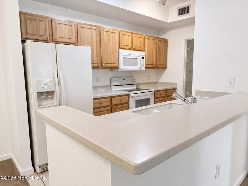 2 bedroom Condominium at 10075 Gate Parkway #1610, Mirabella, Jacksonville — photo 3