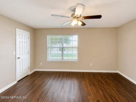 8126 Fieldside Drive, Jacksonville FL - photo 12 of 23